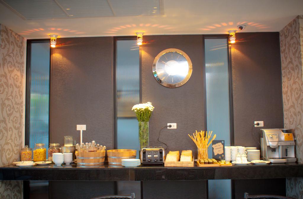 Lani Hotel 4*